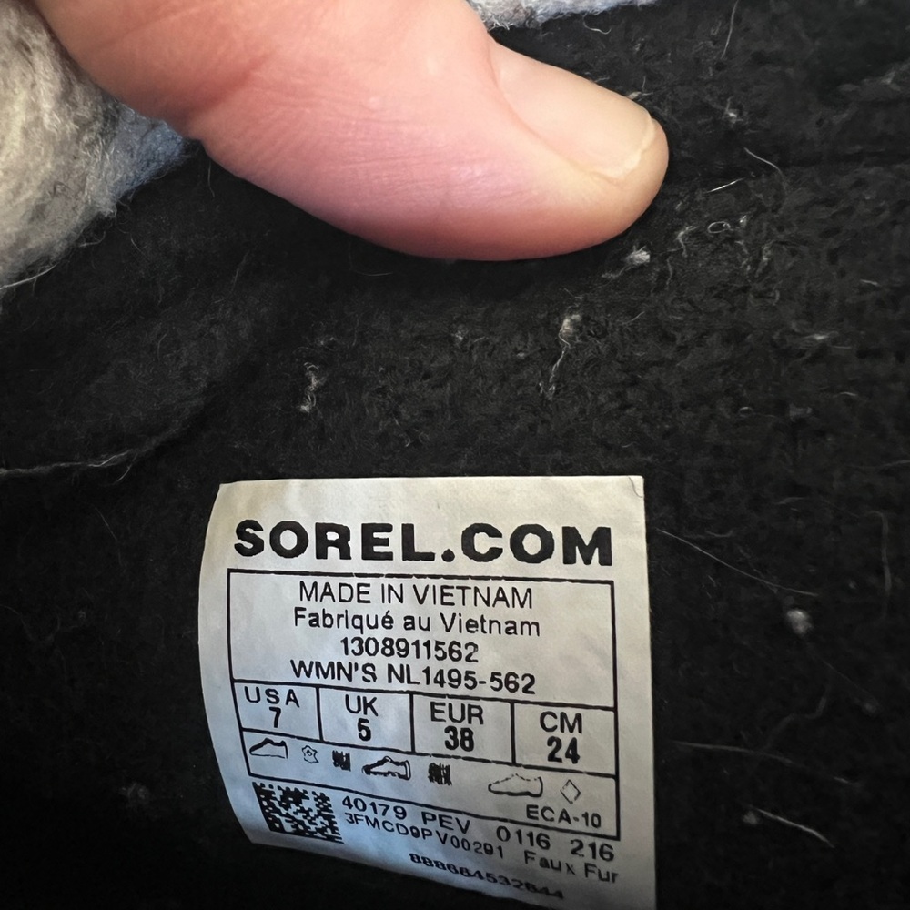 Sorel Purple and Black Winter Boots - Picture 4 of 6